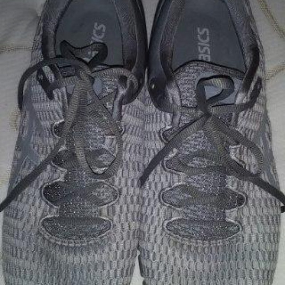 Oasics Size 12.   Wore once.